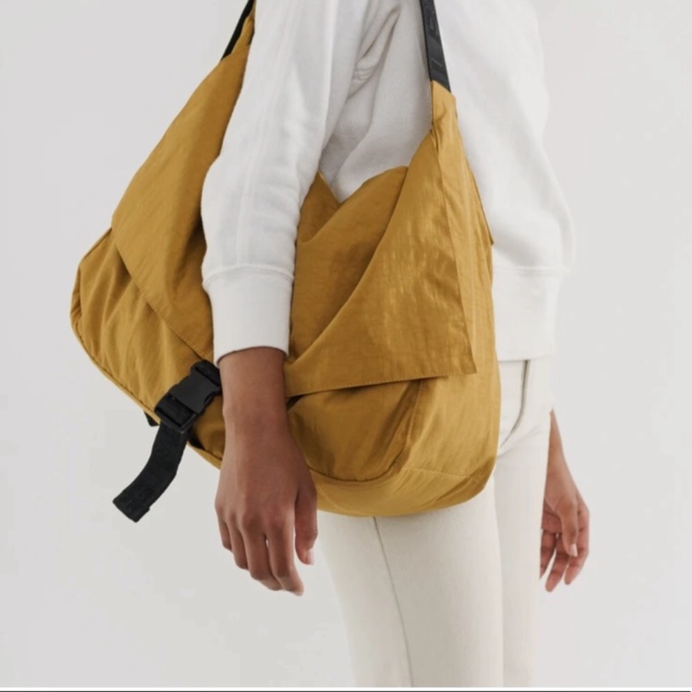 BAGGU travel sport messenger bag